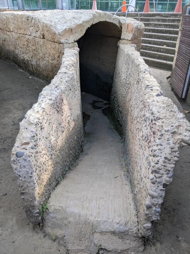 方形防空洞