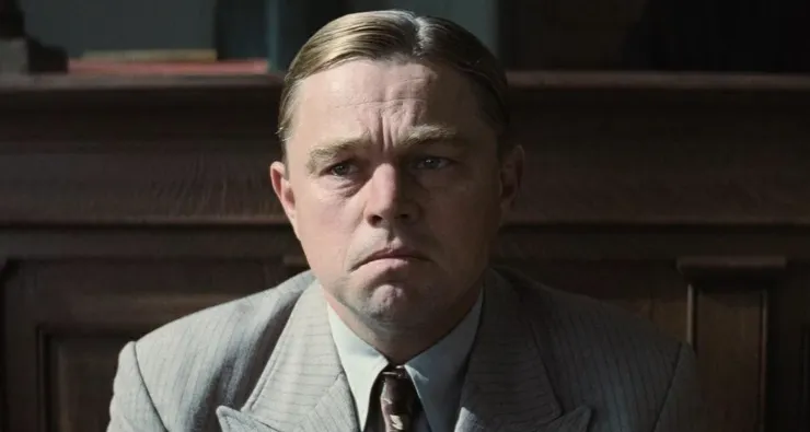 真相被說出了一半,剩下的,被留給沉默。