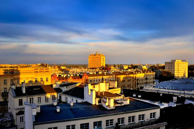 【傍晚約6點回到克里斯家，窗外夕照正美。】