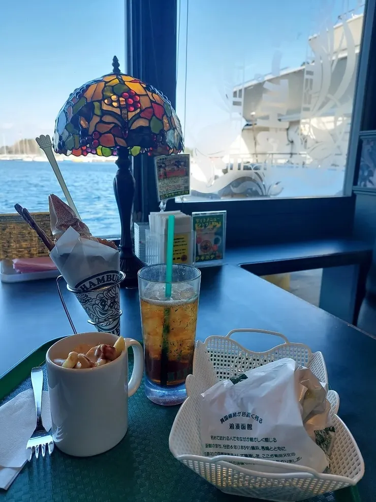 美食配美景，太幸福了