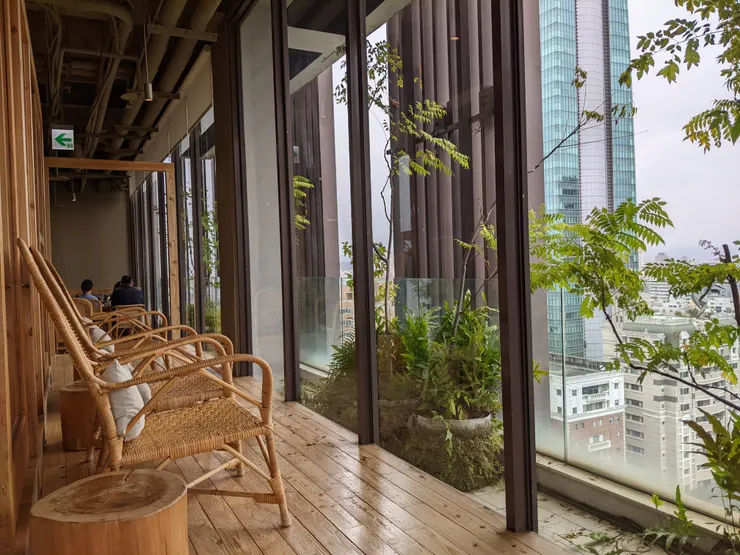 很適合看風景放空的座位