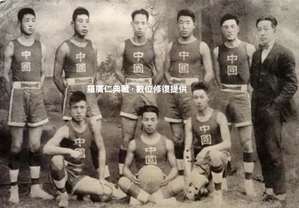 前左三為孫立人。羅廣仁典藏，數位修復并提供