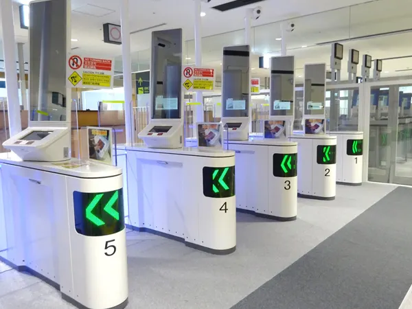 Immigration automated gate