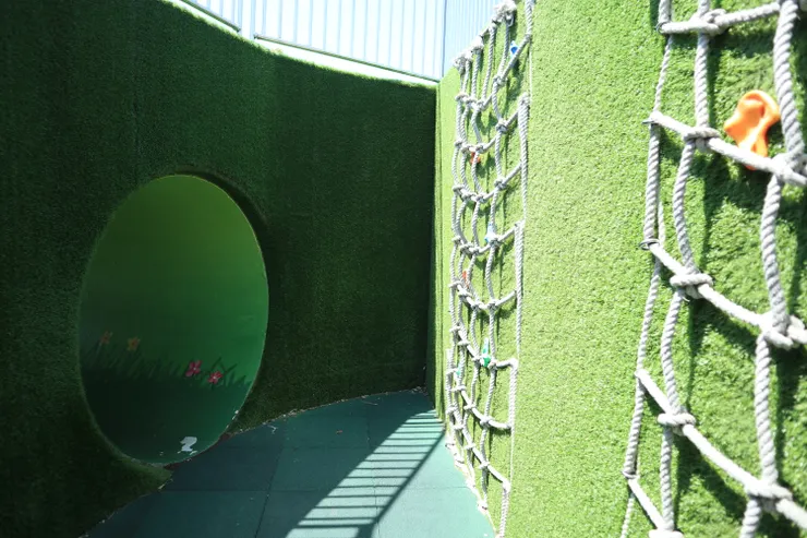 出洞後的露天空間