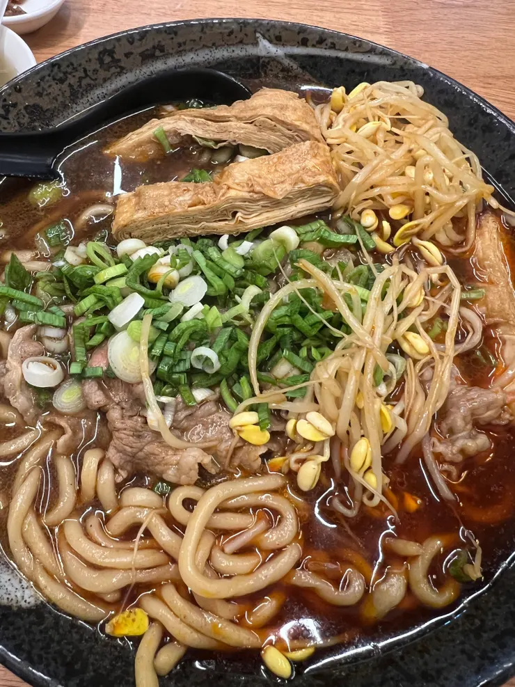 我不吃鴨血，所以這碗裡頭去掉鴨血