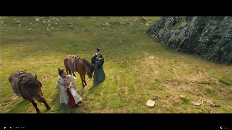 劇組要被罵了-這草皮才剛鋪好( 露餡了 )