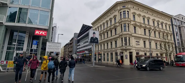 查理檢查哨為一個十字路口