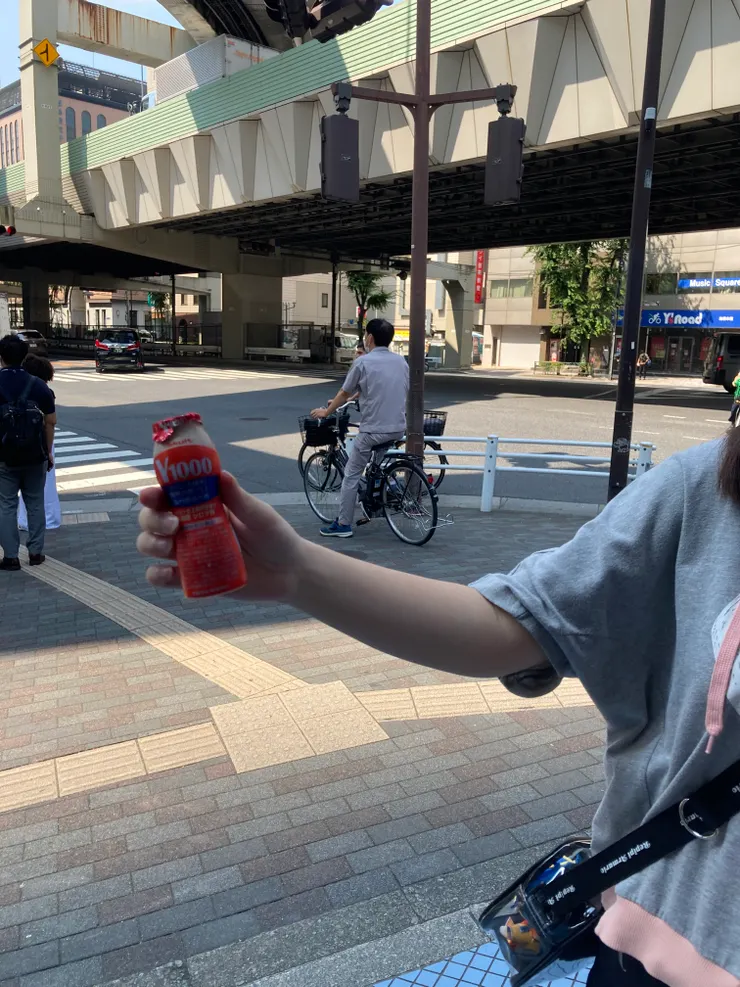 前往水族館的路邊Family Mart, 看到熱門不易入手的產品(養樂多1000!)