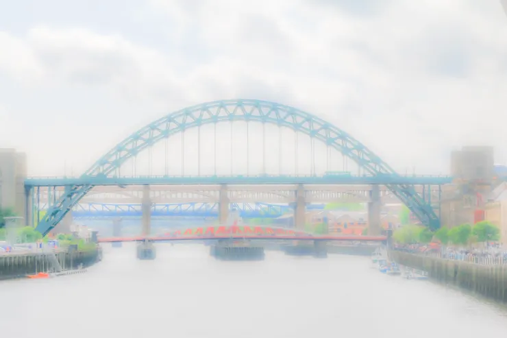 泰恩河上的橋樑們一景