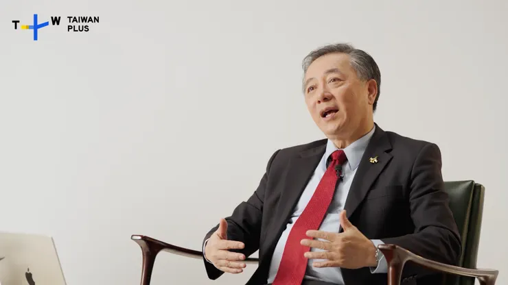 胡振東(Tony Hu)曾在美國空軍服役長達27年,擔任過美國國防部中國與台灣事務官員,亦曾於美國在台協會及大型國防企業任職,擁有國防政策制定、研究與跨國軍事合作深厚經驗。