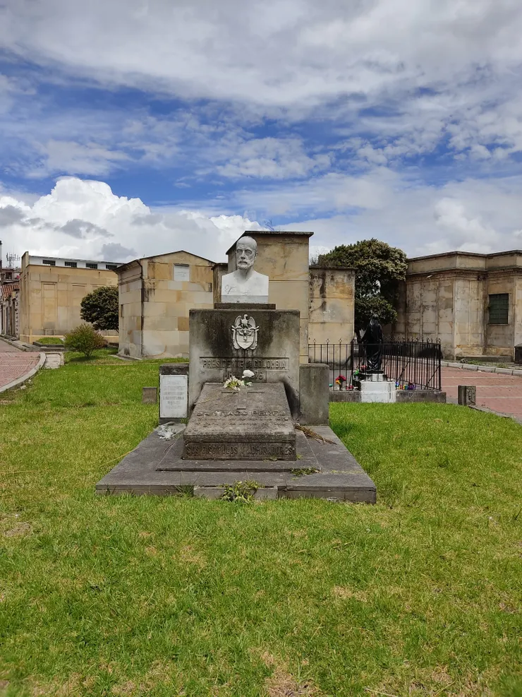 哥倫比亞前總統Santiago Perez(1830-1900)的墳墓，1874-1876在位。