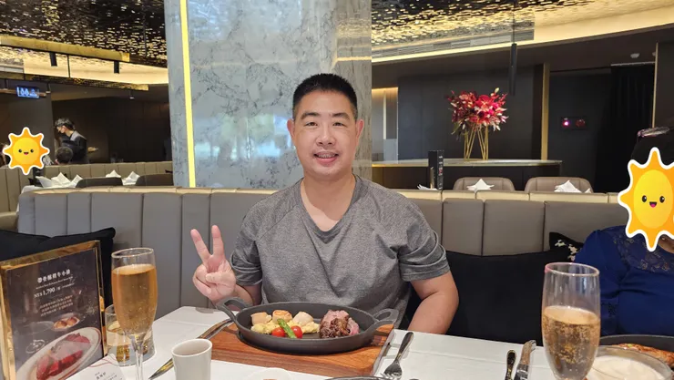 今天帶老爸老媽去板橋王品牛排慶祝母親節!開心!這是我們一家人的王品牛排初體驗!