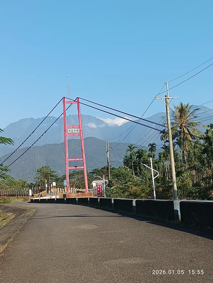 夢魂又獨自憑欄