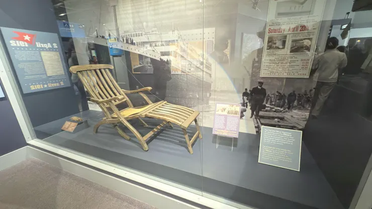 鐵達尼號上的木製躺椅