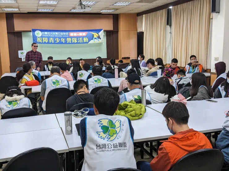 生命講座邀請不同工作領域且同為視覺障礙者的學長姐分享自身職涯探索經驗。圖 / 立台國際行銷提供