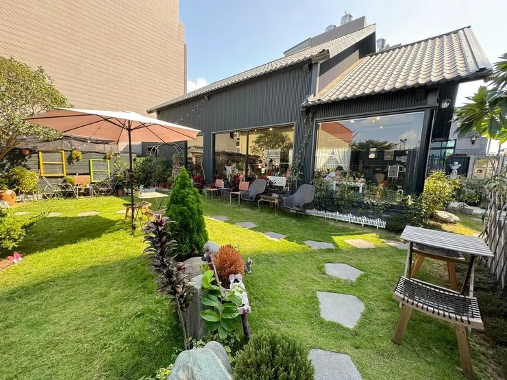 安南區聚餐/包場首選【貓的法小館】療癒系貓咪餐廳必訪！天然自