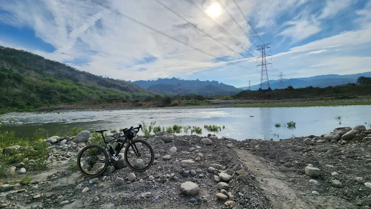 2024 四月 殼雨 攝於烏溪南岸