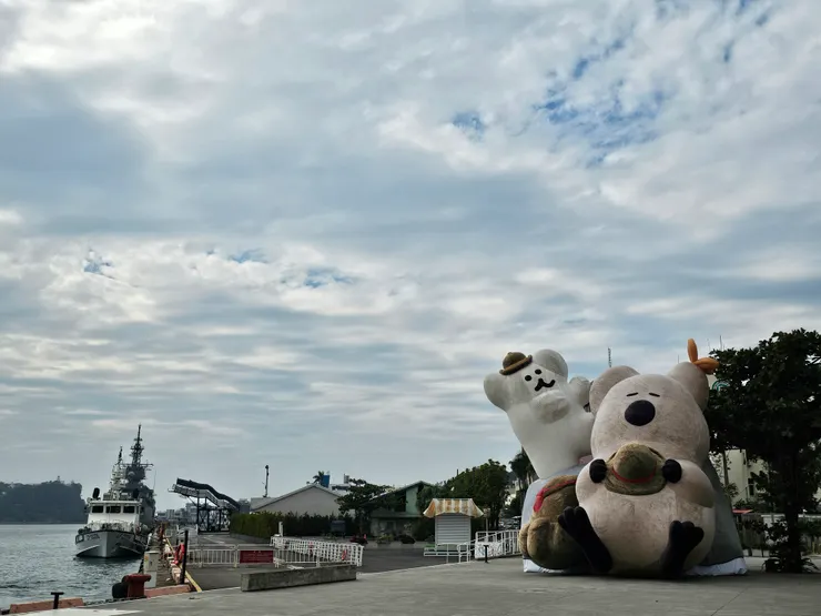 一到港邊就看到超大的DinoTaeng