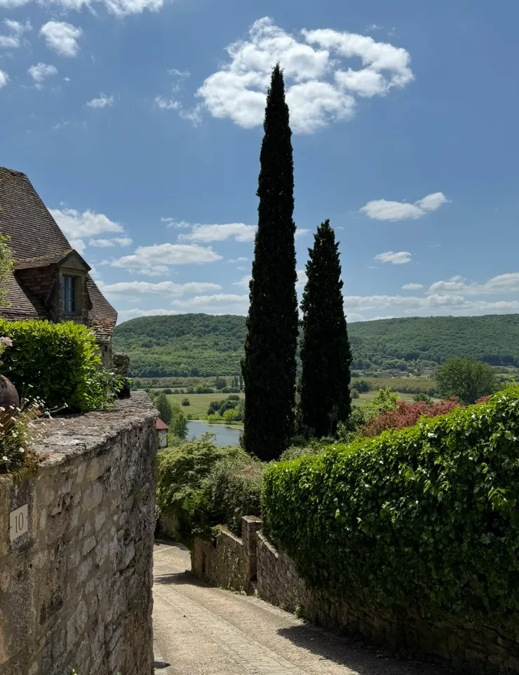 轉來轉去，多爾多涅河永遠在眼前