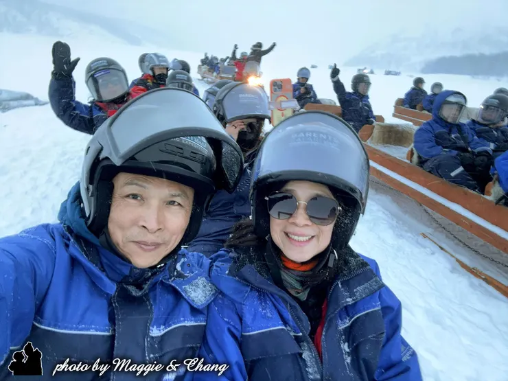 回程大家開心的準備吃帝王蟹去囉