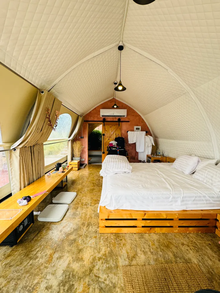 一大床，兩大一小睡覺沒問題