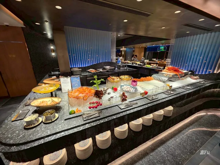 老實說，我個人不敢吃海鮮，不過這一區肯定是重點，想輕鬆吃回本，主攻這裡就對了。