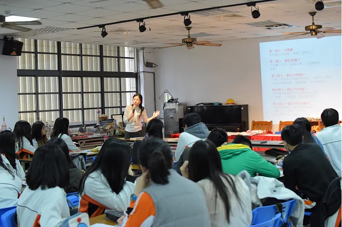 發起人李佩蓉老師利用「故事力」為本次活動揭開序幕