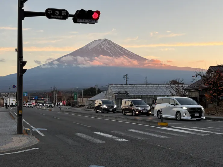 欣賞富士山的晚霞,讓心情完全放空