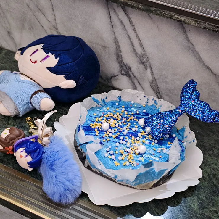 手做的魚尾藍莓派🫐