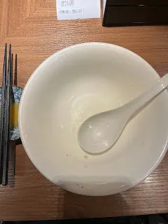 這就跟原子習慣所提到的例子，大意是這樣的：如果要擊打一百次這塊石頭才能敲碎它，能夠說之前的九十九次都是白費力氣嗎？在無法看到未來的前提下，也無法判斷這塊想像中的石頭還要擊打多少次才會碎開。