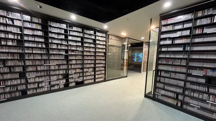 館藏量相當壯觀,這只是一角