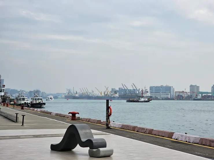 繁華的高雄港