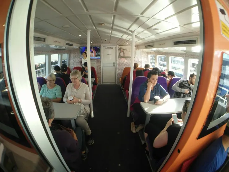 上層室內座位也是好選擇,景緻不錯!