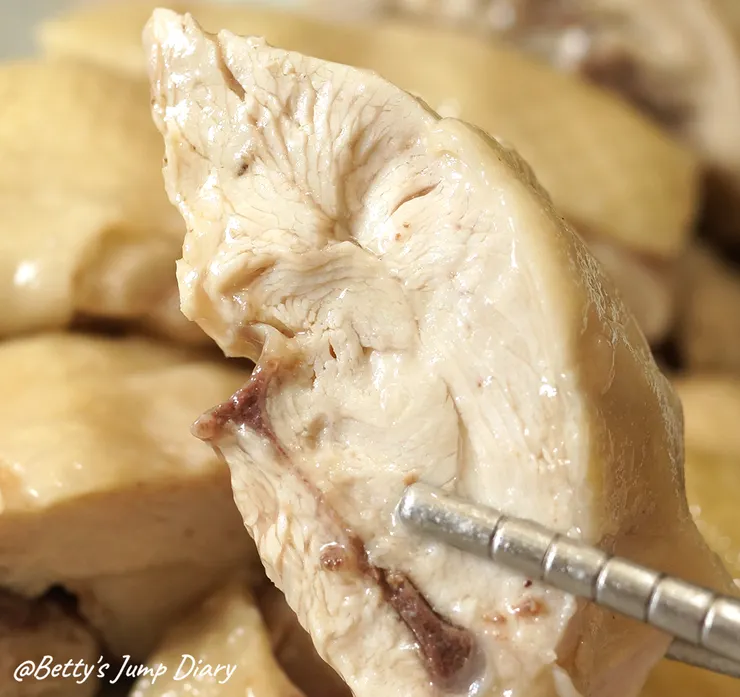 ▲元榆「煙燻甘蔗雞」與「招牌鹽水雞」/圖片來源：Betty's Jump Diary