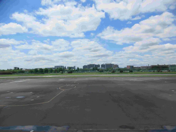 調布飛行場跑道