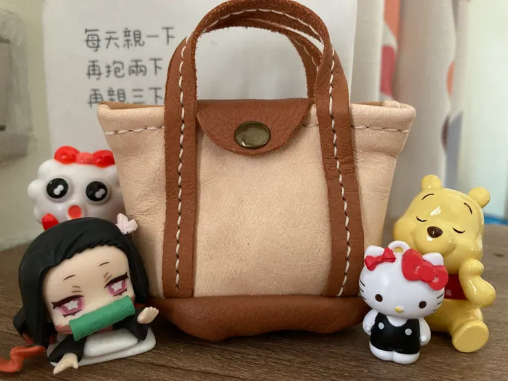 第一次用皮革作成迷你小廢包，差一點就要失敗了！