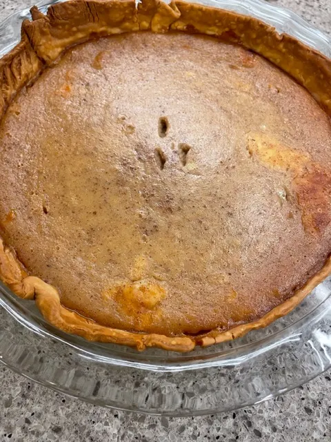 今年女兒做的餡餅賣相不太好，但好吃！