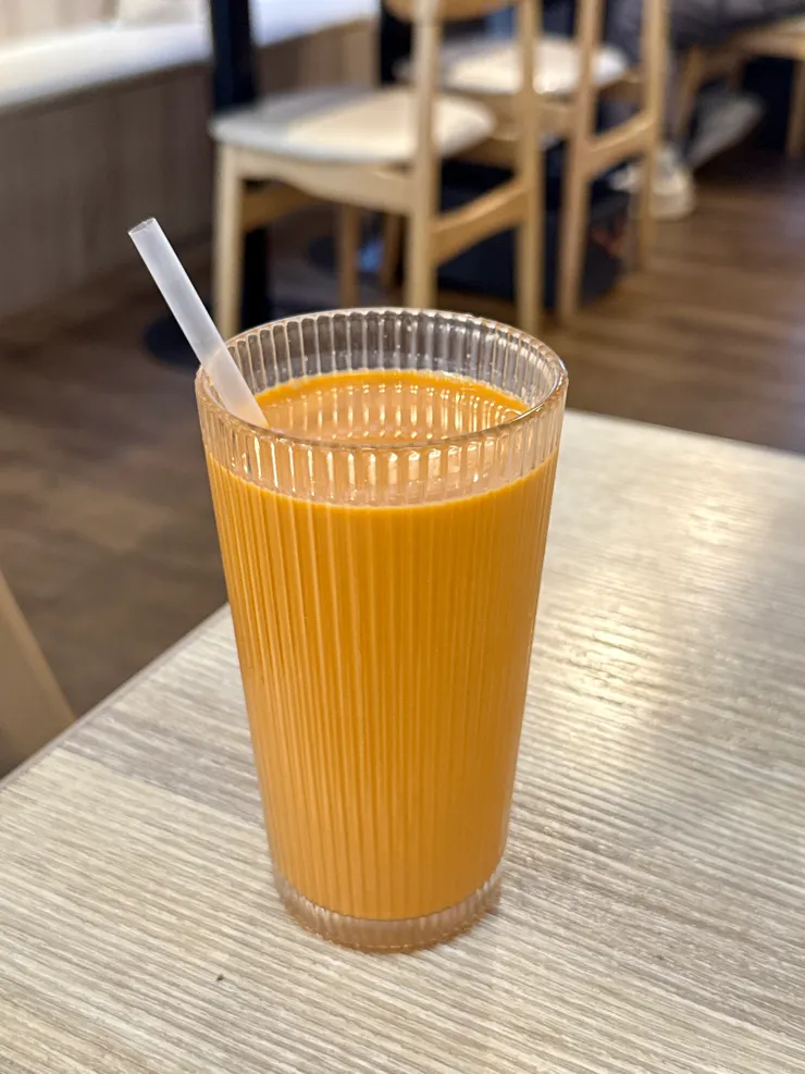 套餐  泰式手標奶茶(去冰)   +30元 (單點 70元)