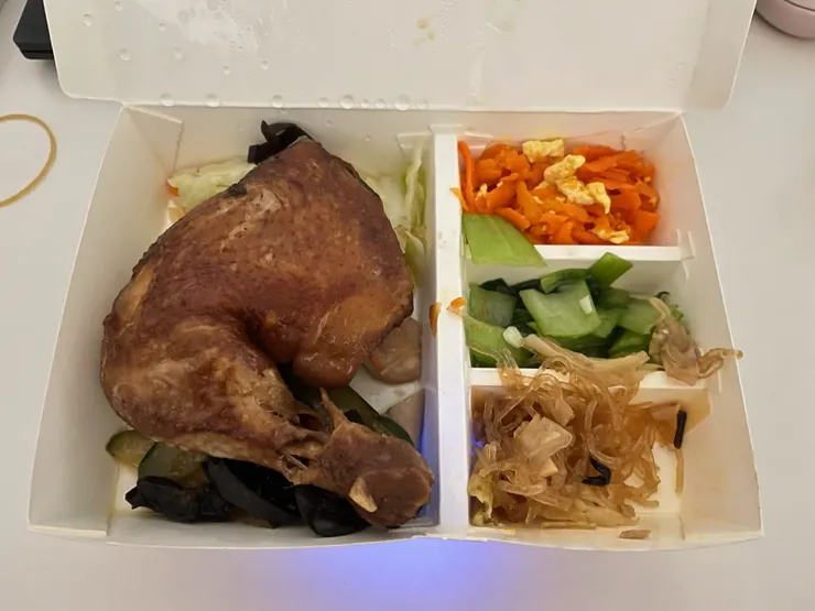 滷雞腿不飯。