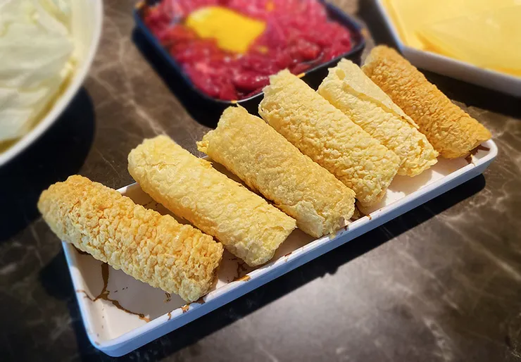 內湖火鍋推薦│柳記螺螄粉火鍋，訂位即送海鮮，當月壽星滿額霸氣贈送海鮮塔