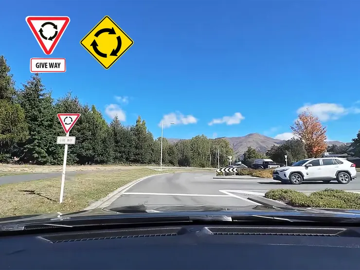 遇圓環由右方車先行