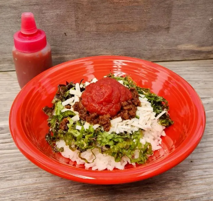 沖繩飯配咖啡當午餐