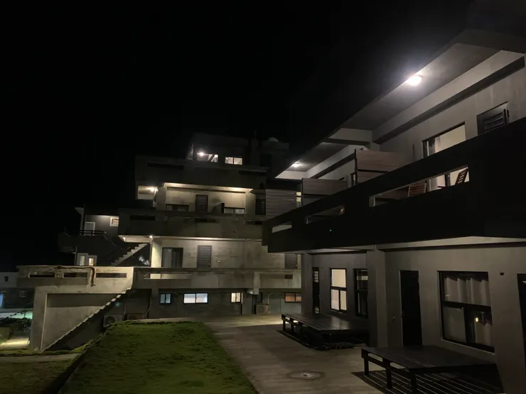 夜晚的民宿很適合跟三五好友找個地方窩著聊天,很容易找到年少青春時那種青澀的感覺