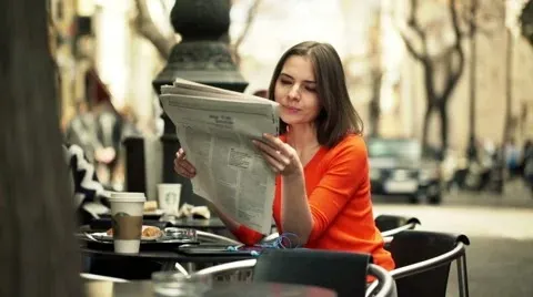 有時候看新聞時,也要停下來思考一下