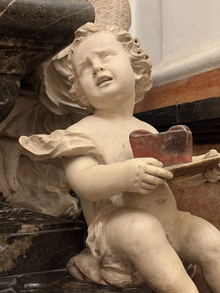 無法理解的天使面孔。