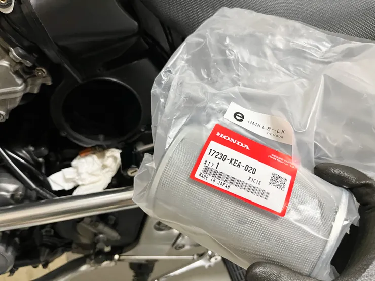 結果換完原廠空濾就都正常了