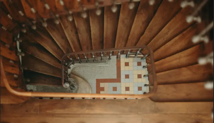 就像爬樓梯一樣，除非你有電梯！