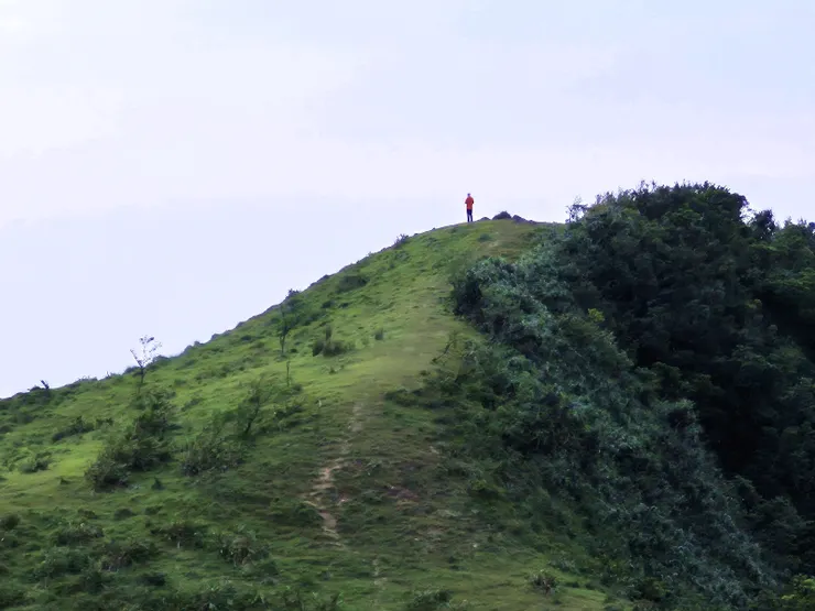 站山桶盤堀尖東峰等待日出的順哥