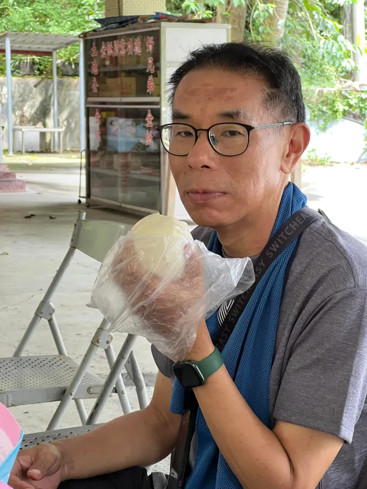悲情啃饅頭