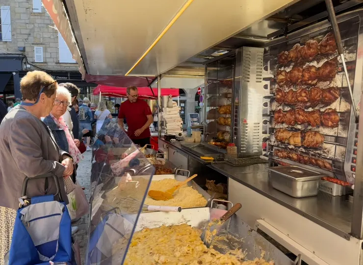 賣烤雞的生意很好